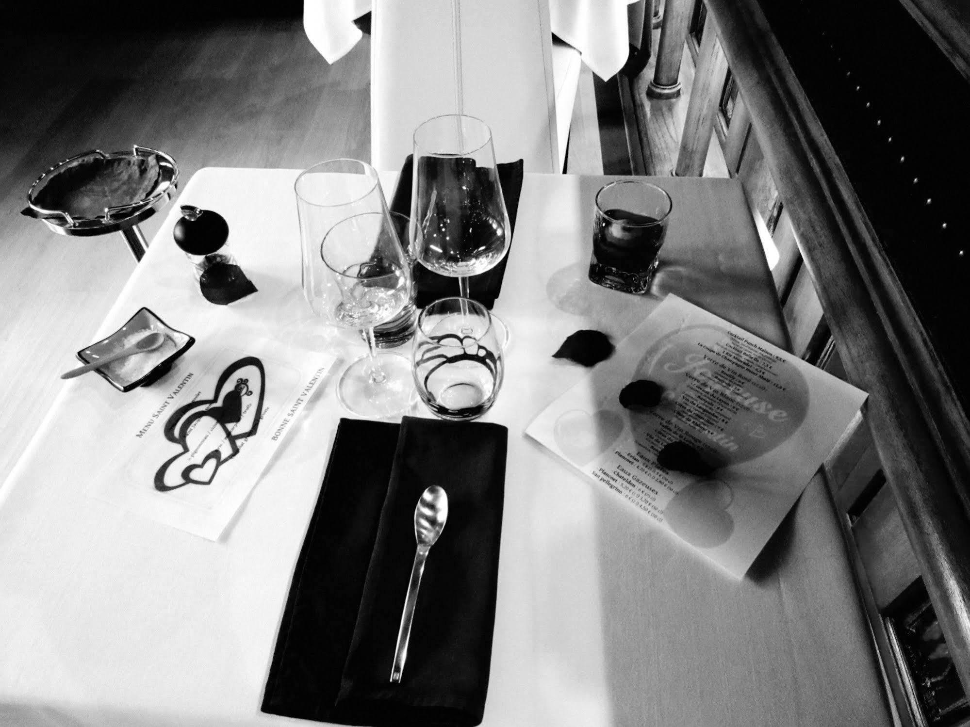 Hotel Restaurant De La Marne Paimpol Bagian luar foto