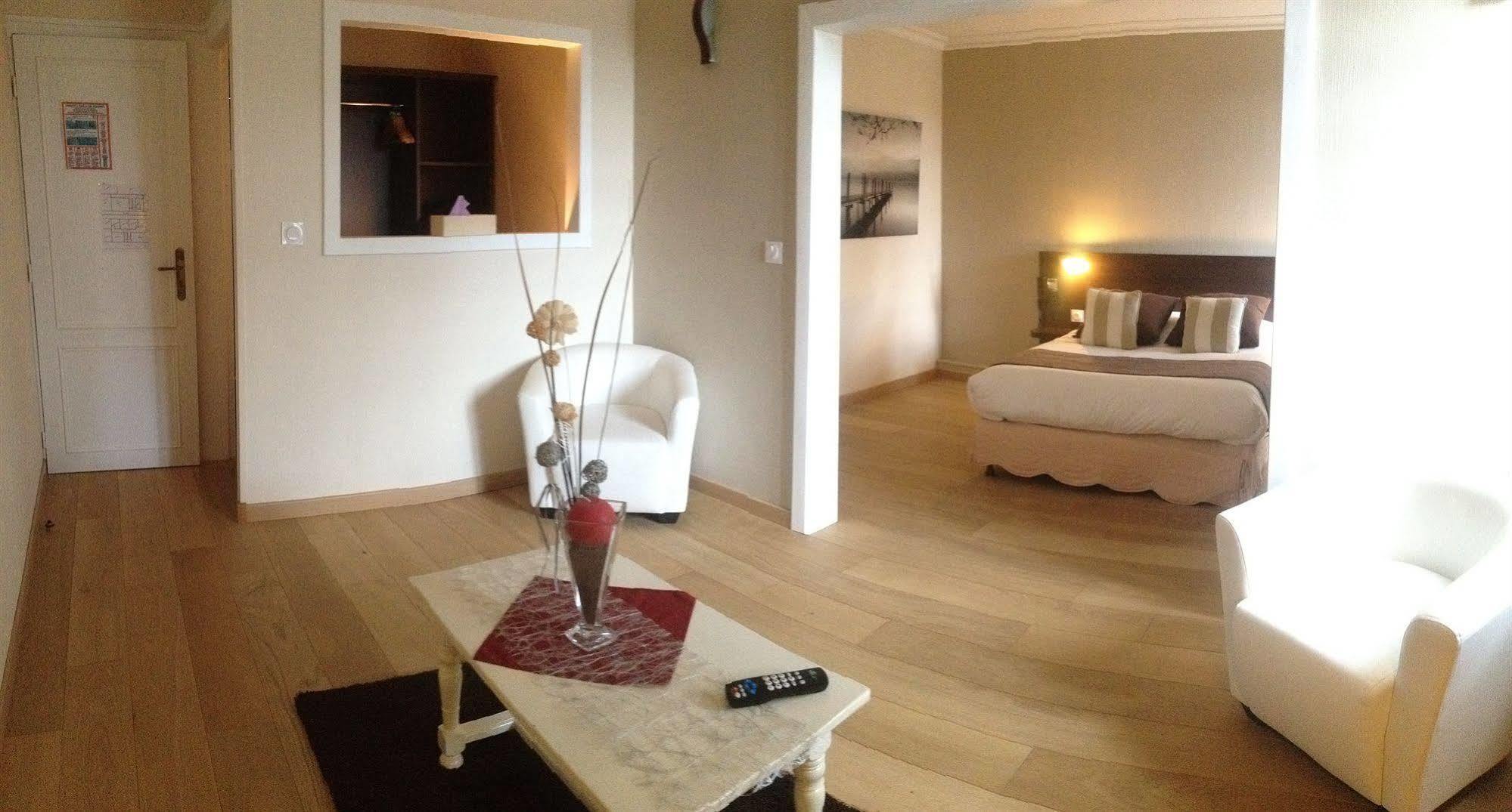 Hotel Restaurant De La Marne Paimpol Bagian luar foto