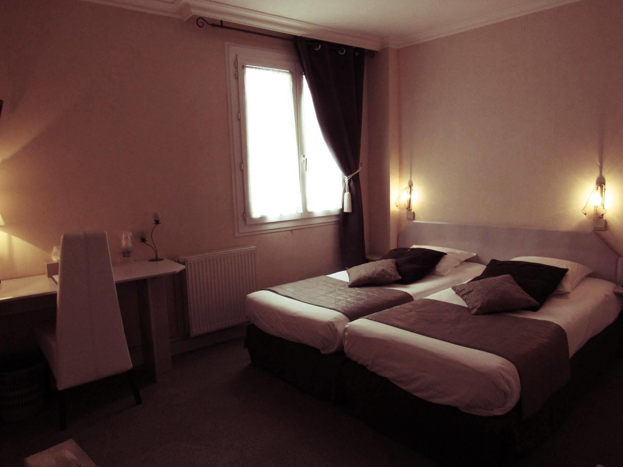 Hotel Restaurant De La Marne Paimpol Bagian luar foto