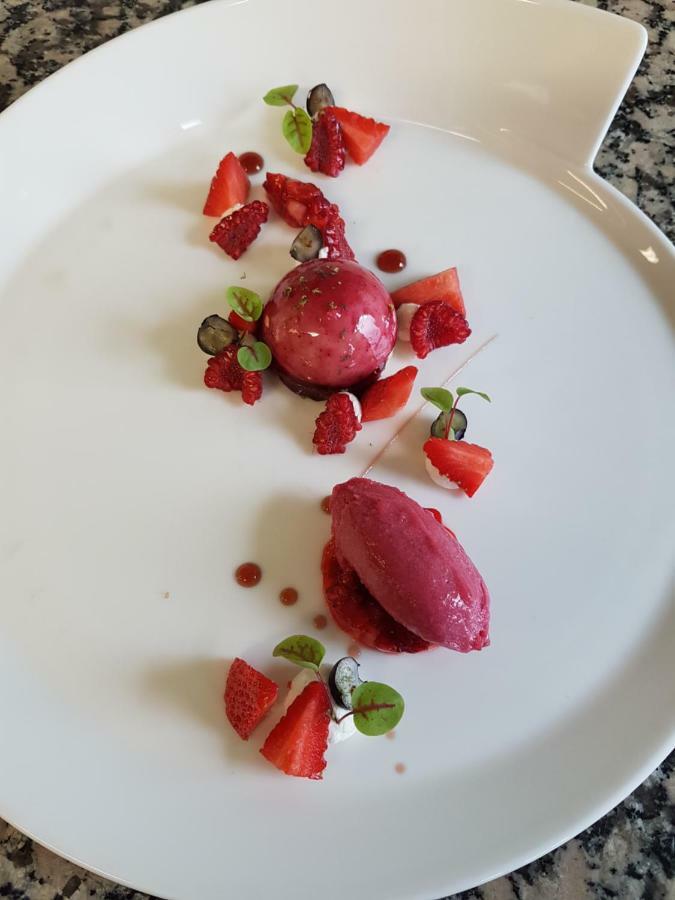 Hotel Restaurant De La Marne Paimpol Bagian luar foto